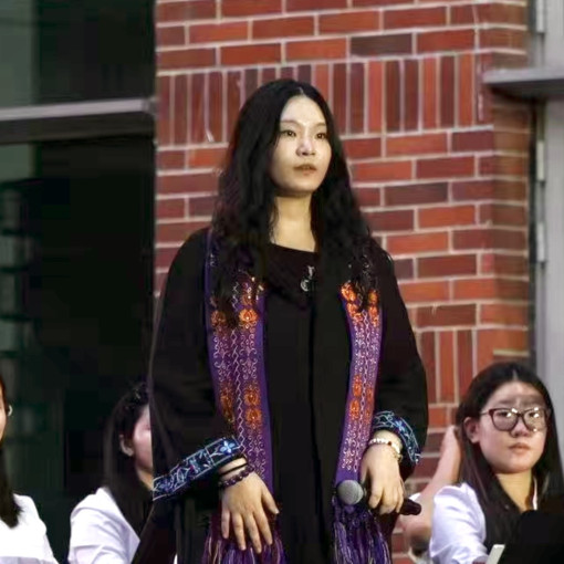 Photo of Lisa Li
