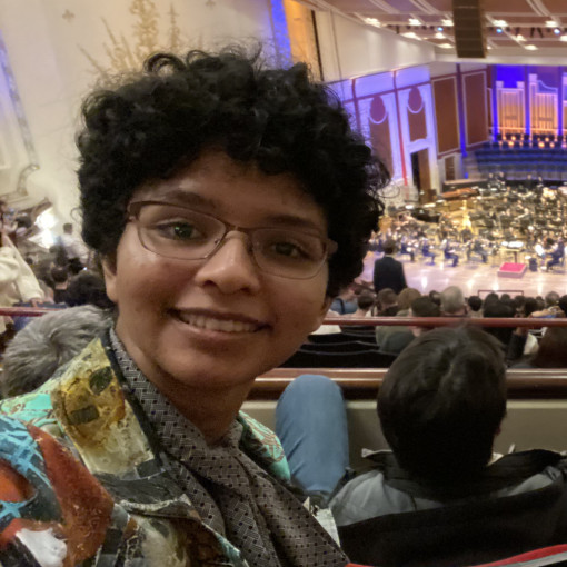 Photo of Savi Thompson